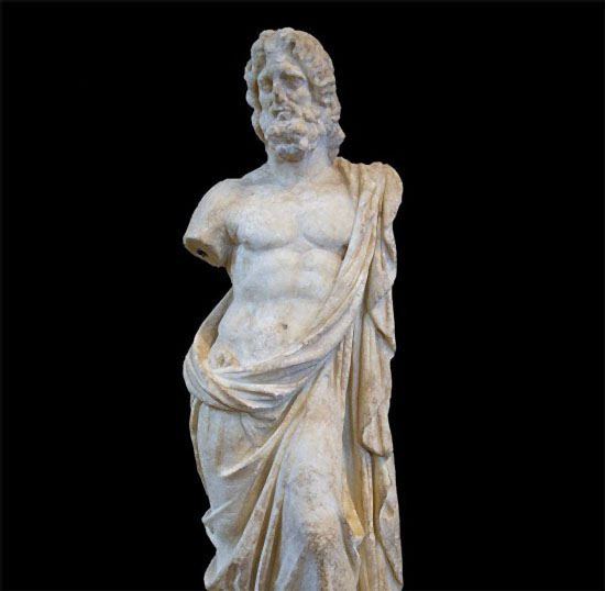 Staty i marmor som föreställer Zeus