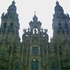 Santiago de Compostela-katedralen beskuren och förminskad